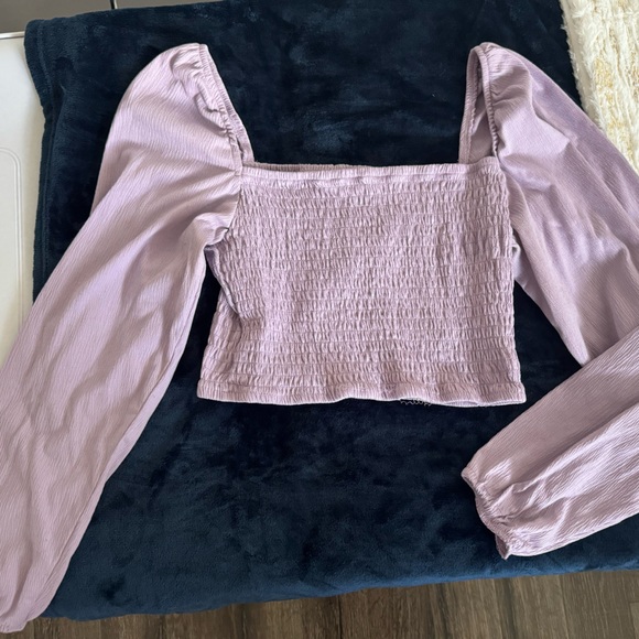 H&M Lavender Top - Picture 1 of 3